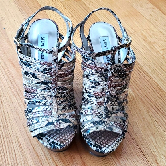 Shoes - Picture 1 of 3